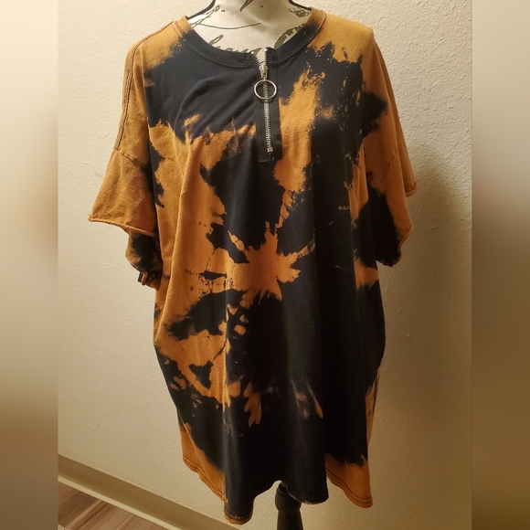 Reclaimed Vintage Tops - Reclaimed Vintage Black and Orange Tie-Dye Top